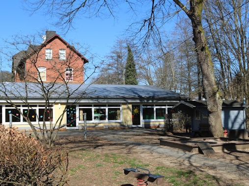 Eine Fotoaufnahme der Katholische Kindertagesstätte in Wehbach